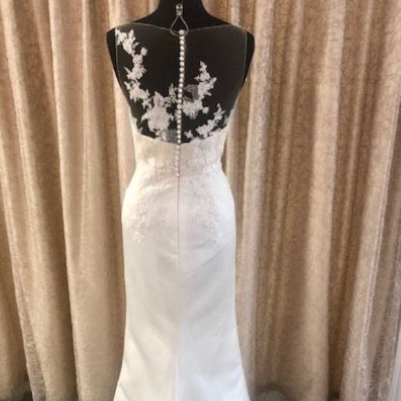 Pronovias Dranoe Wedding Dress - Picture 5 of 9